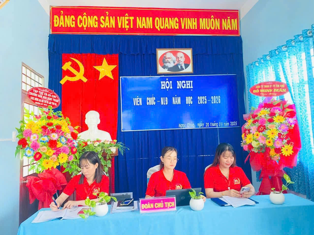 TỔ CHỨC HỘI NGHỊ VIÊN CHỨC NĂM HỌC 2025-2026