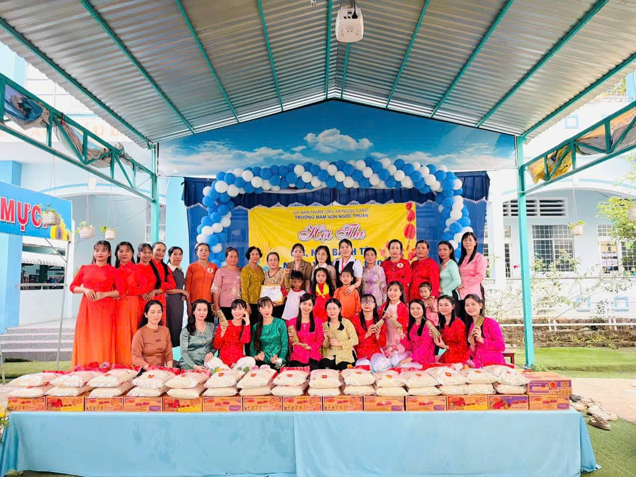 NGÀY HỘI GÓI BÁNH TÉT